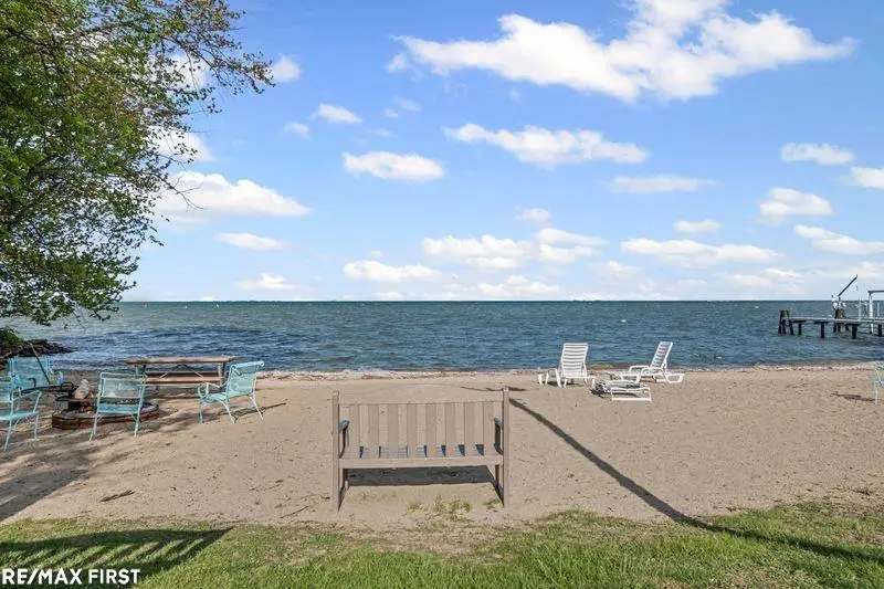 22430 Milner ST, Saint Clair Shores, MI 48081 - #3