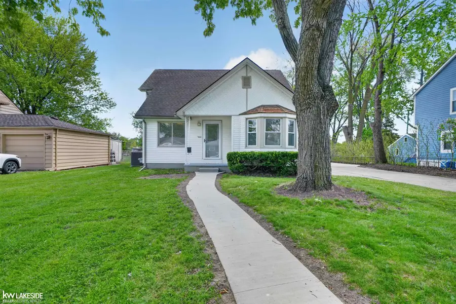 28000 Manhattan ST, Saint Clair Shores, MI 48081 - #3