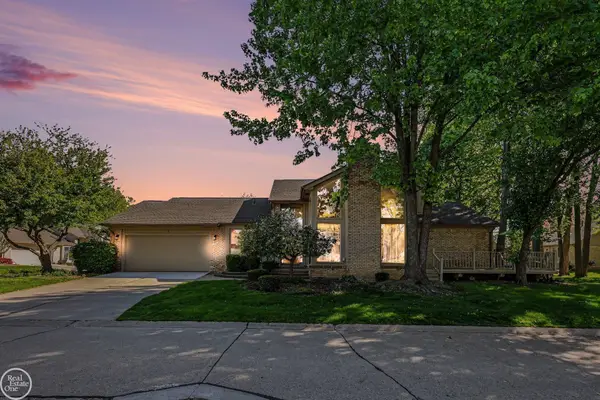 43052 W Kirkwood DR, ClintonTownship, MI 48038