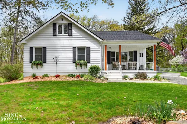 1556 Glendale ST, St, MI 48079