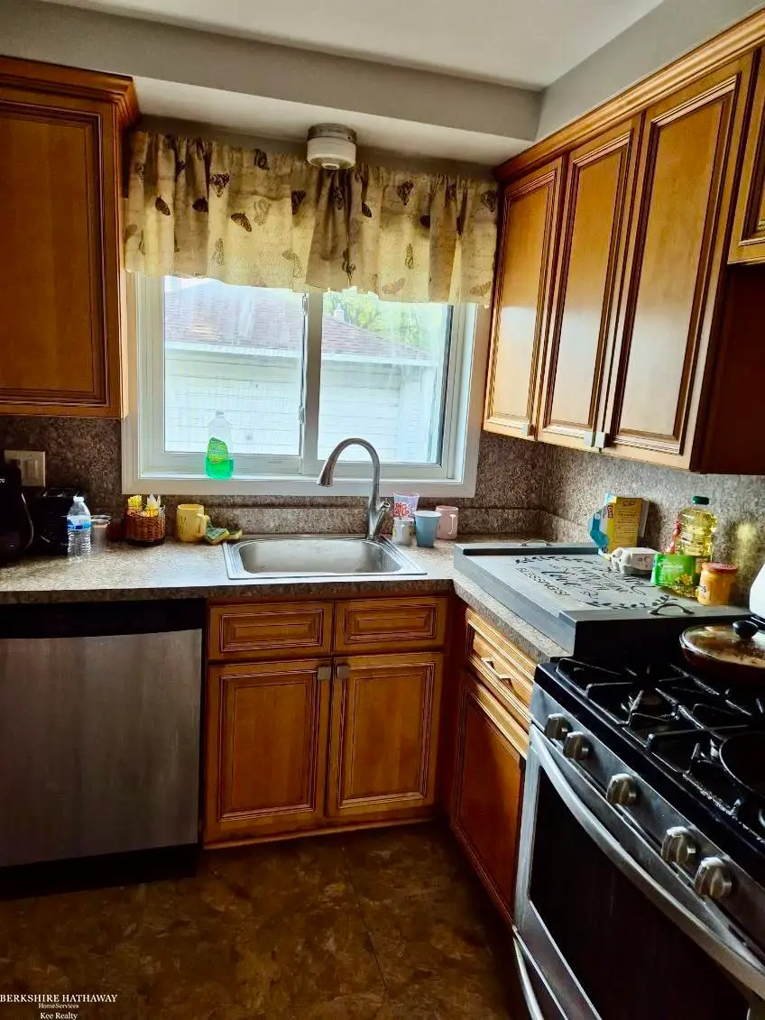 24524 Raven AVE, Eastpointe, MI 48021 - #3
