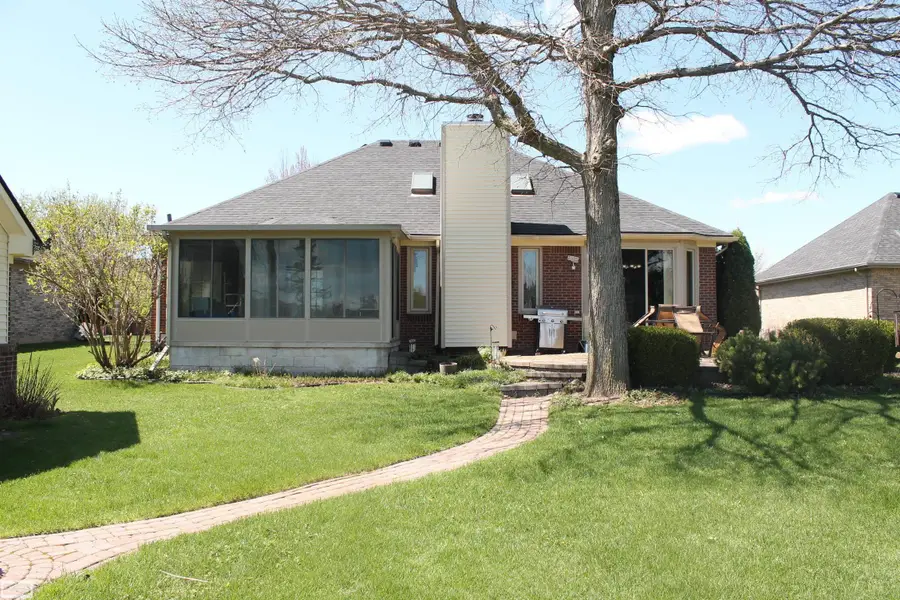 51392 Nicolette RD, Chesterfield, MI 48047 - #3