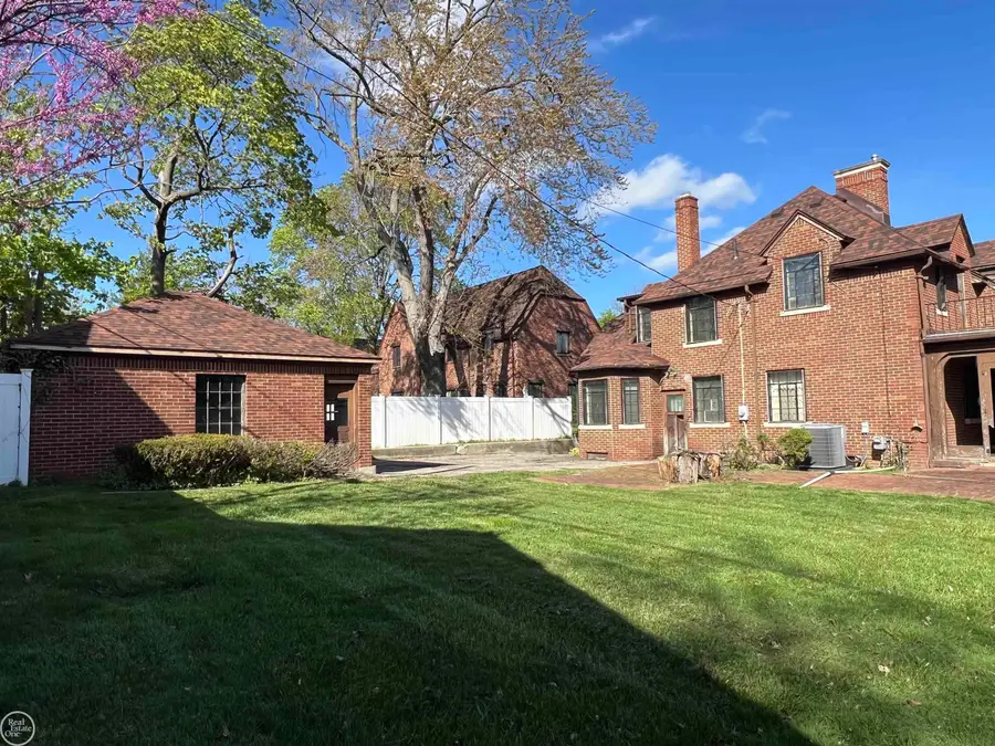 120 Ottawa DR, Pontiac, MI 48341 - #3
