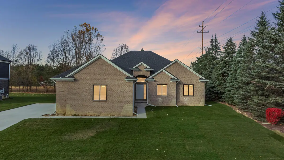 6519 Jamie LN, Grand Blanc, MI 48439 - #1