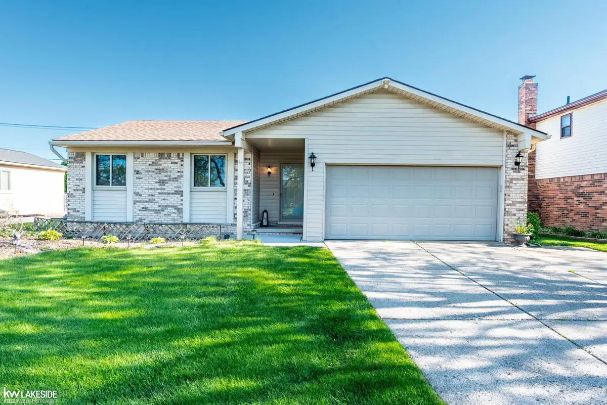17699 Kuecken ST, Clinton, MI 48038 - #1