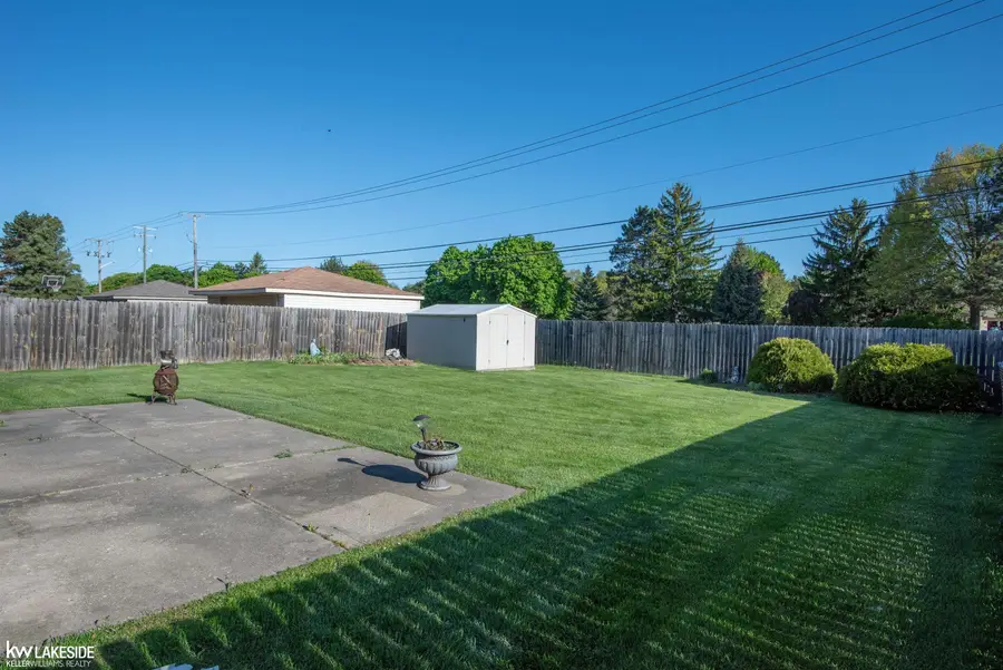 17699 Kuecken ST, Clinton, MI 48038 - #3