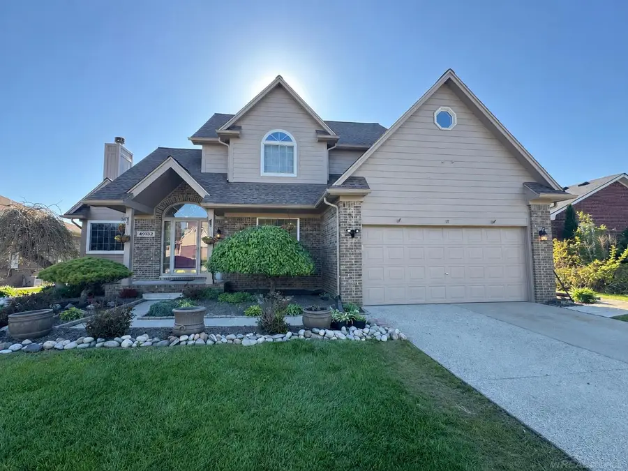 49132 Stratford  DR, Chesterfield, MI 48047 - #2