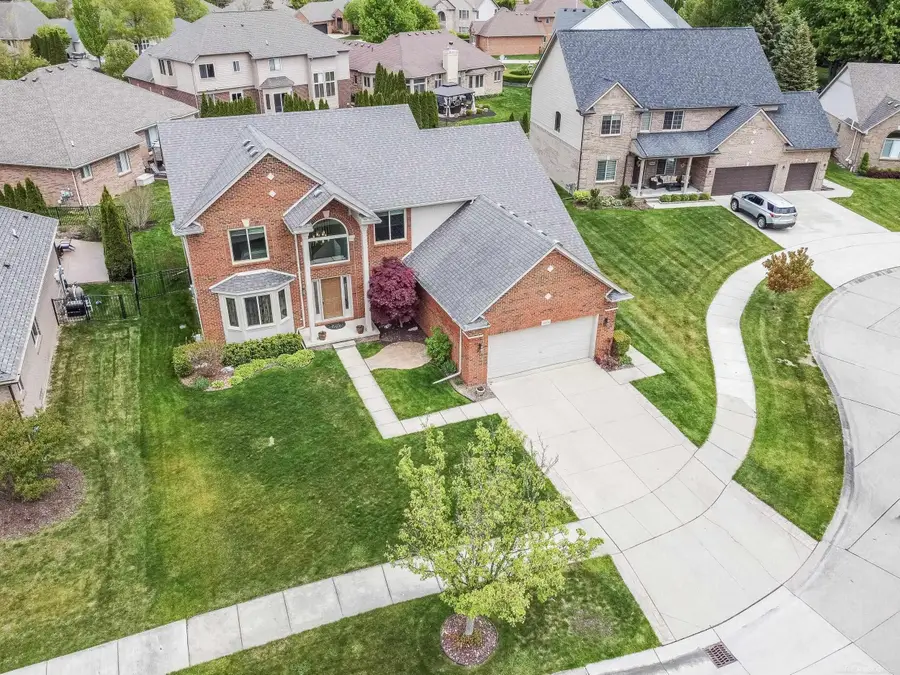 41870 Antoinette  CT, Clinton, MI 48038 - #3