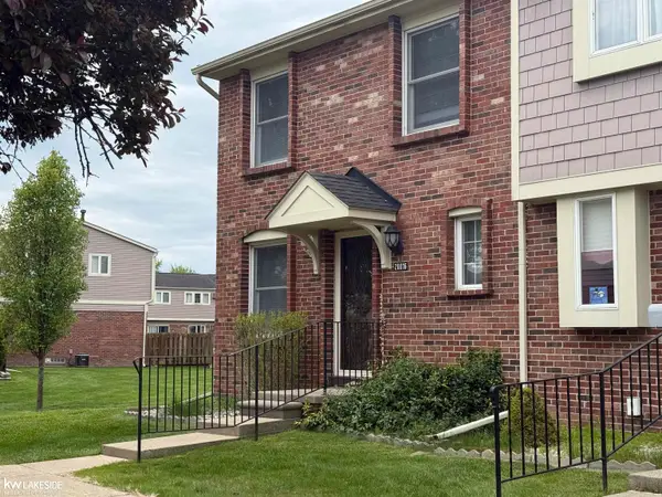 20016 N Great Oaks Circle ST, ClintonTownship, MI 48038