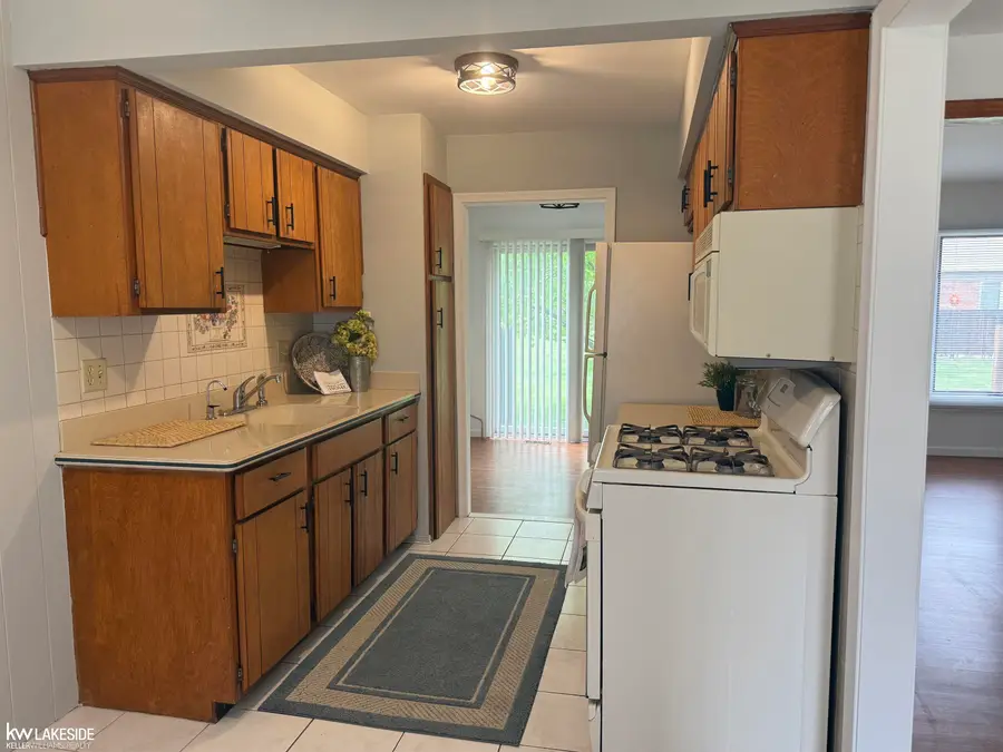 20016 N Great Oaks Circle ST, Clinton Township, MI 48038 - #2