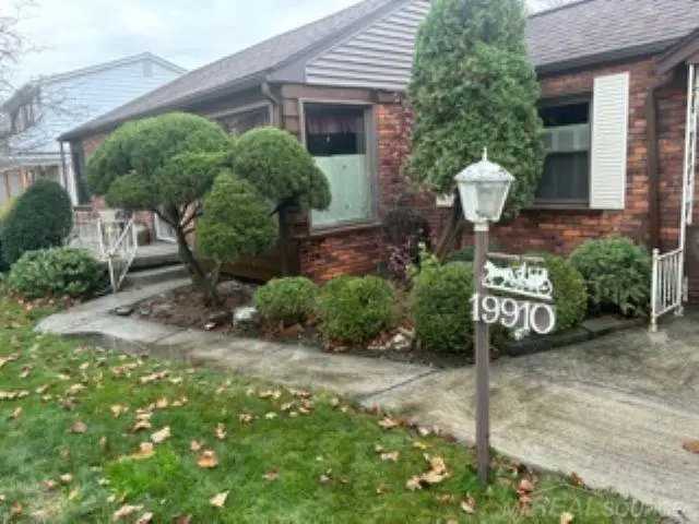 19910 Parkside ST, Saint Clair Shores, MI 48080 - #1