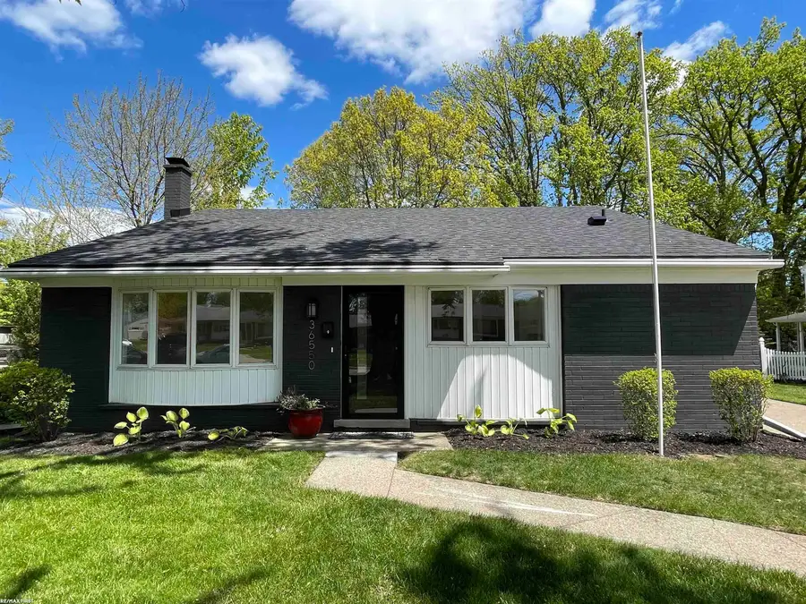 36500 Weidman ST, Clinton Township, MI 48035 - #2