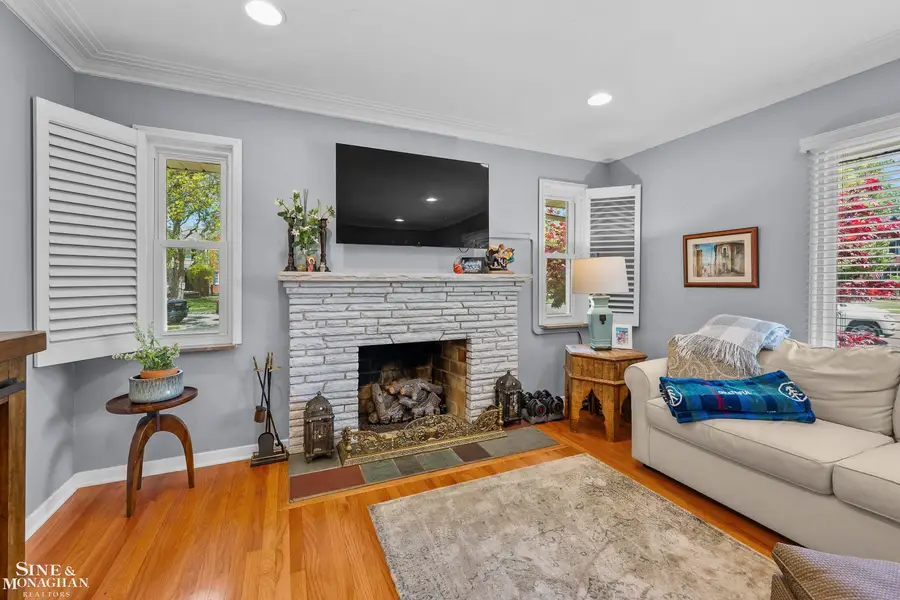 401 McKinley AVE, Grosse Pointe Farms, MI 48236 - #3