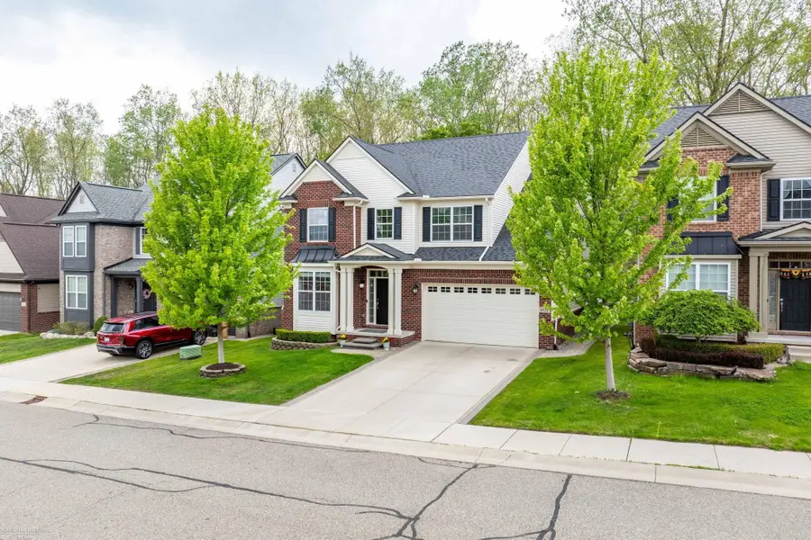 4929 W Stonegate CIR, Orion, MI 48359 - #2