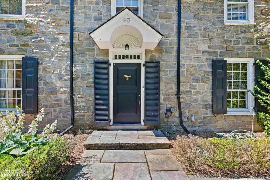 93 Merriweather RD, Grosse Pointe Farms, MI 48236 - #2