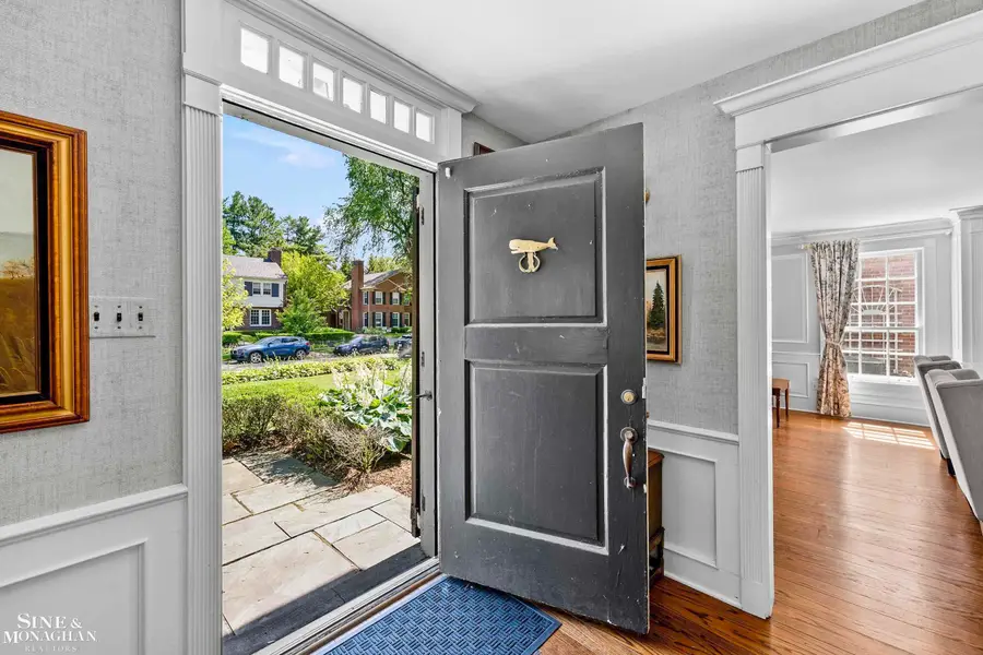 93 Merriweather RD, Grosse Pointe Farms, MI 48236 - #3