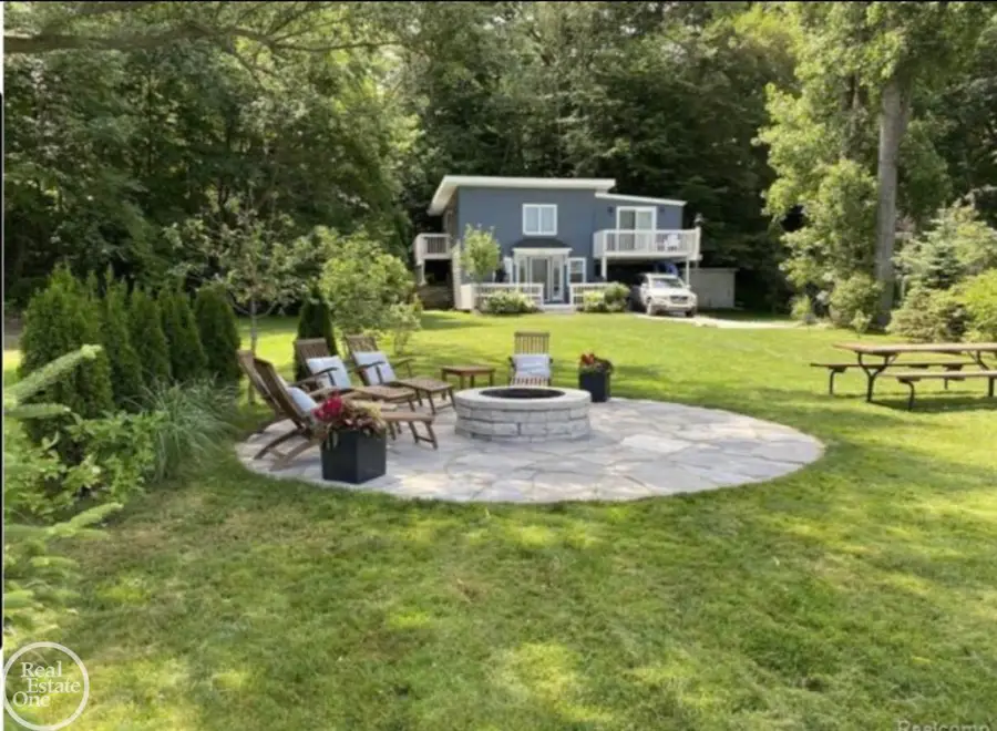 2100 Gray Park DR, Lapeer, MI 48446 - #2