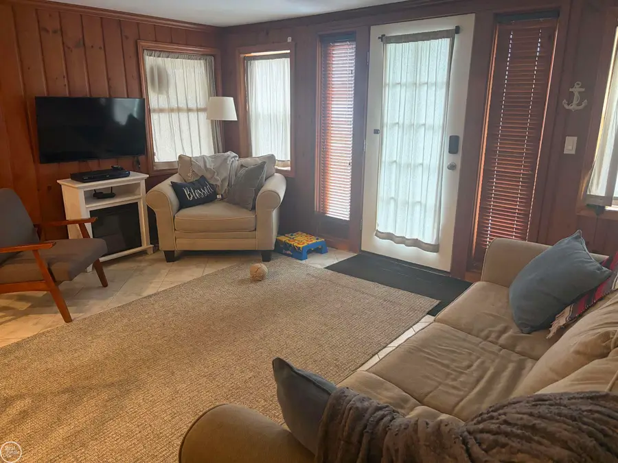 2100 Gray Park DR, Lapeer, MI 48446 - #3