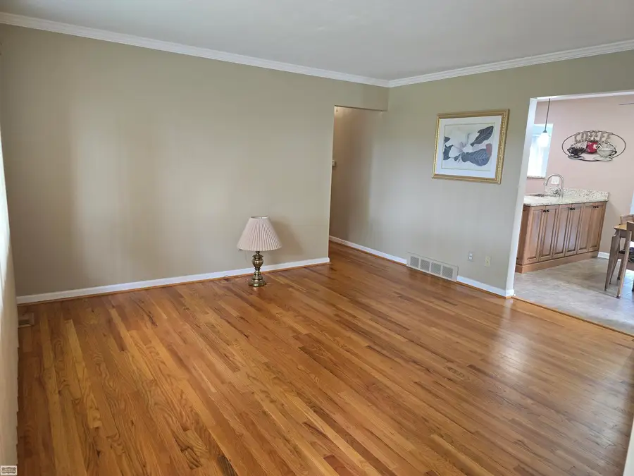 27074 Shackett NONE, Warren, MI 48093 - #3