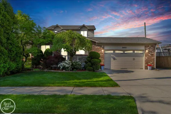 22416 Maple St ST, StClairShores, MI 48081