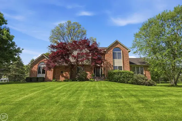 7554 Cedar Creek DR, WhiteLake, MI 48383