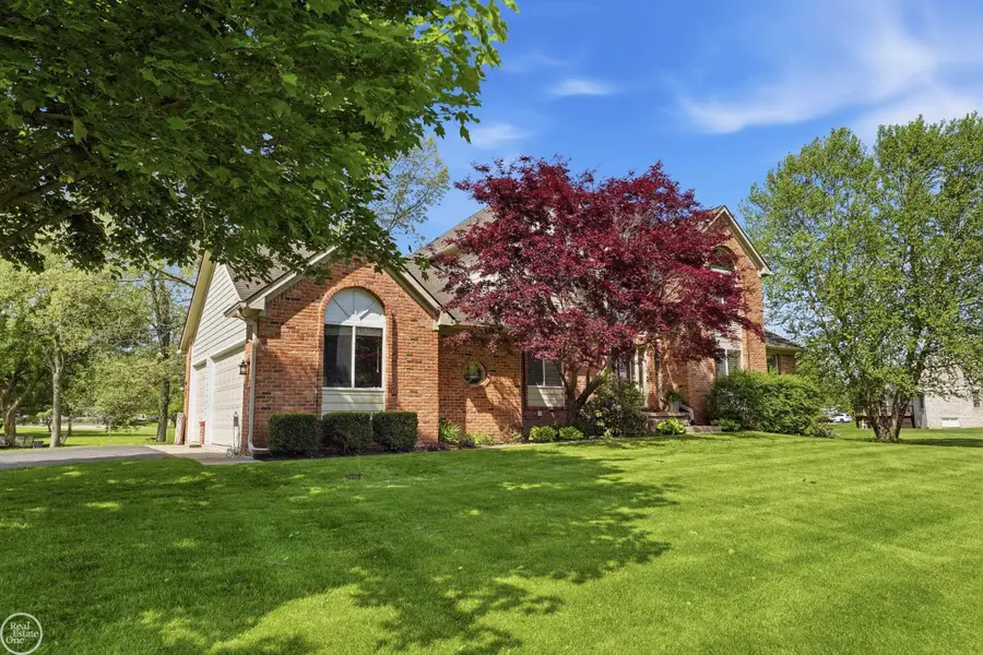7554 Cedar Creek DR, White Lake, MI 48383 - #3