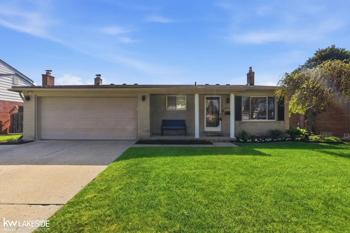 40916 Pickett Ridge RD, Sterling Heights, MI 48313 - #1