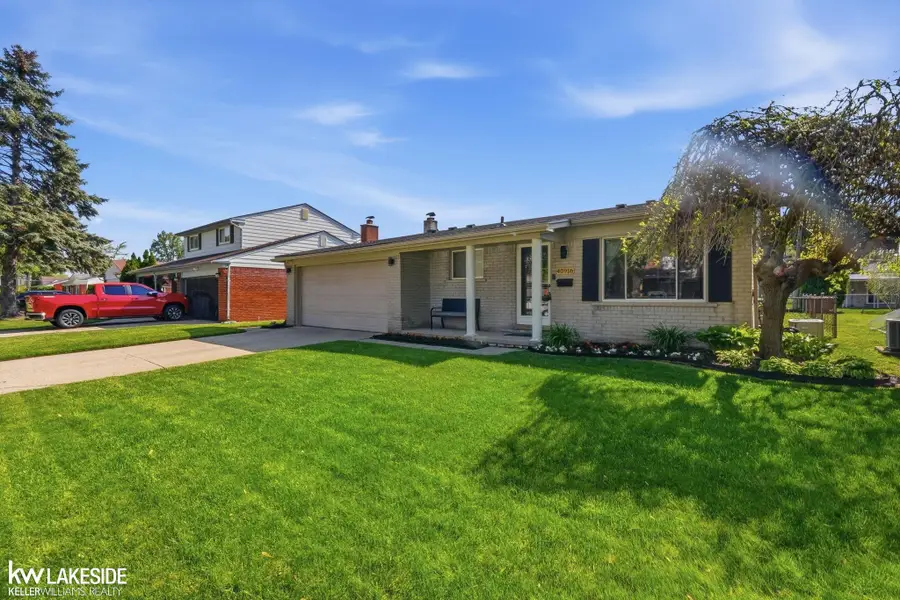 40916 Pickett Ridge RD, Sterling Heights, MI 48313 - #3