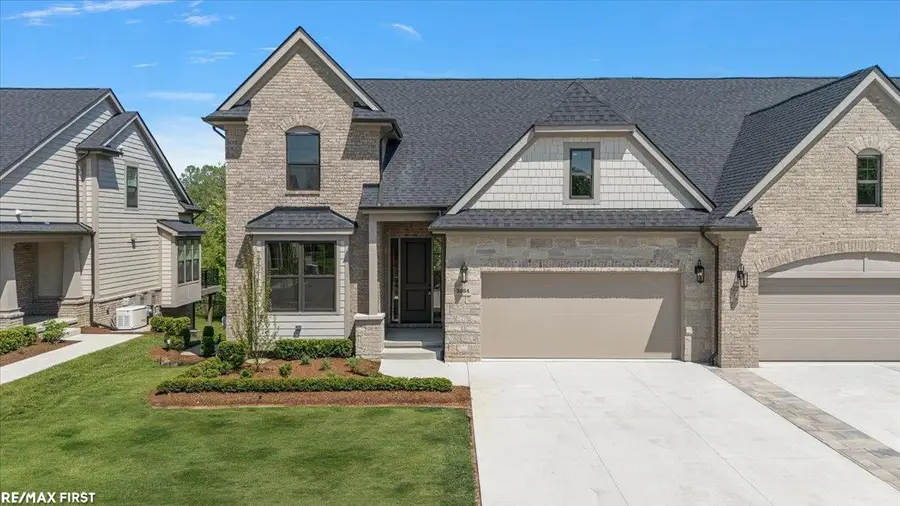 3064 Claret LN, Rochester Hills, MI 48309 - #2