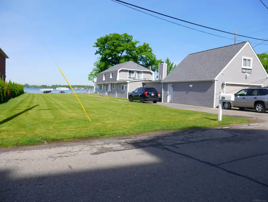 1712 Cass Lake Front RD, Keego Harbor, MI 48320 - #2