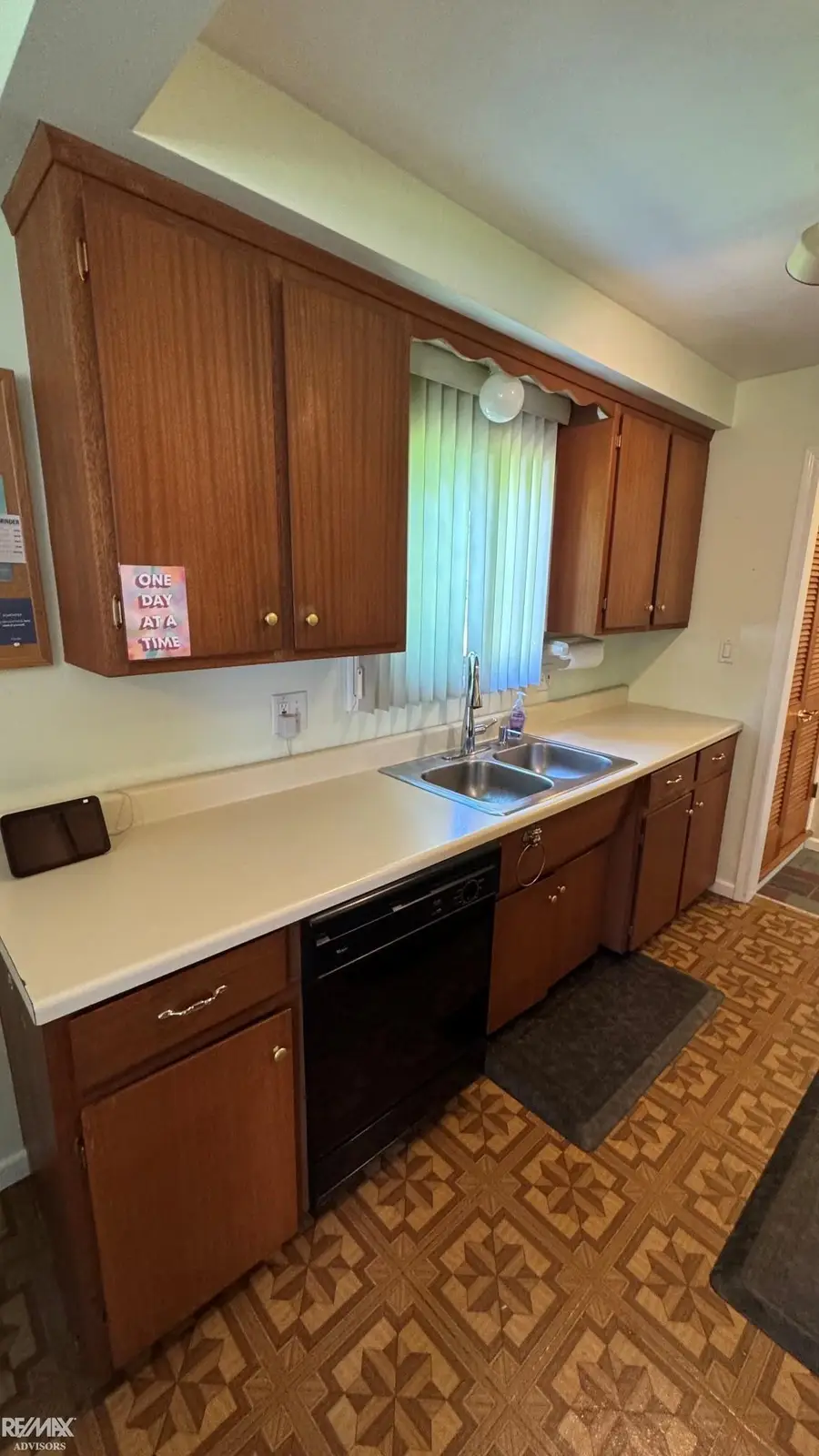 8430 Darlene ST, Warren, MI 48093 - #3