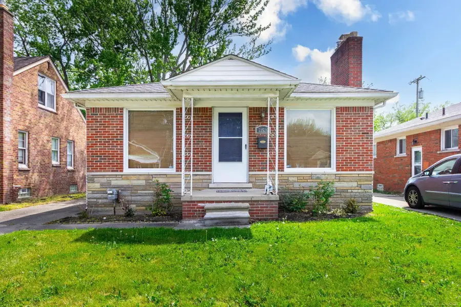 21526 Englehardt ST, Saint Clair Shores, MI 48080 - #2
