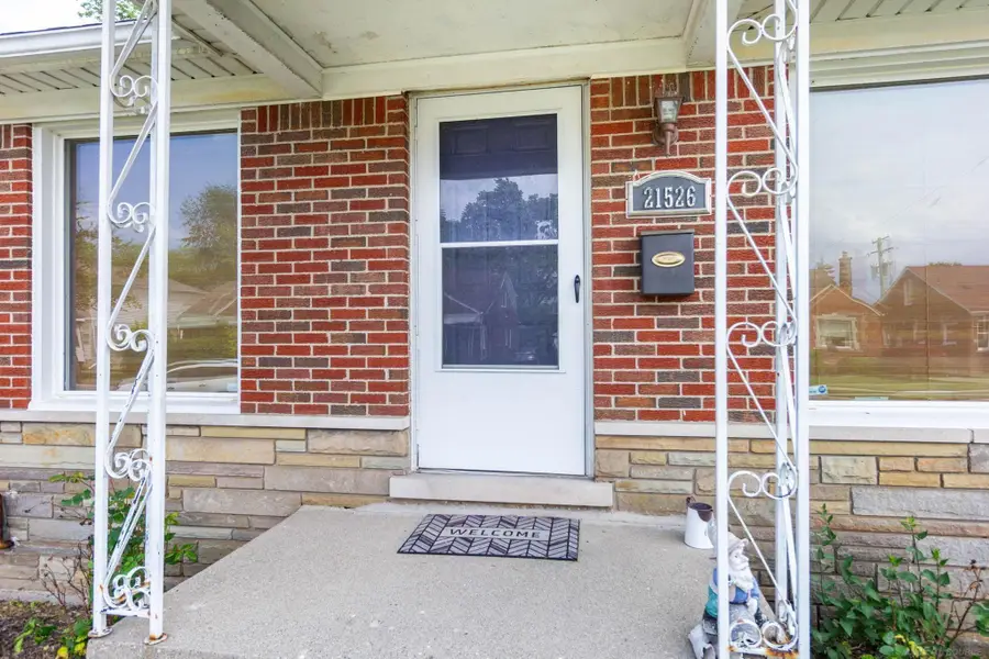 21526 Englehardt ST, Saint Clair Shores, MI 48080 - #3