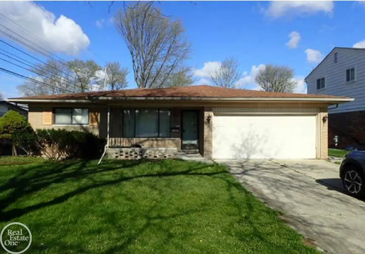 21901 Bradfords CT, Saint Clair Shores, MI 48080 - #1