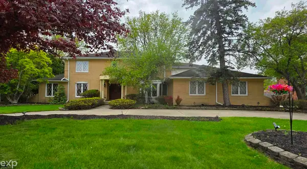 23223 Bellwood DR, Southfield, MI 48034