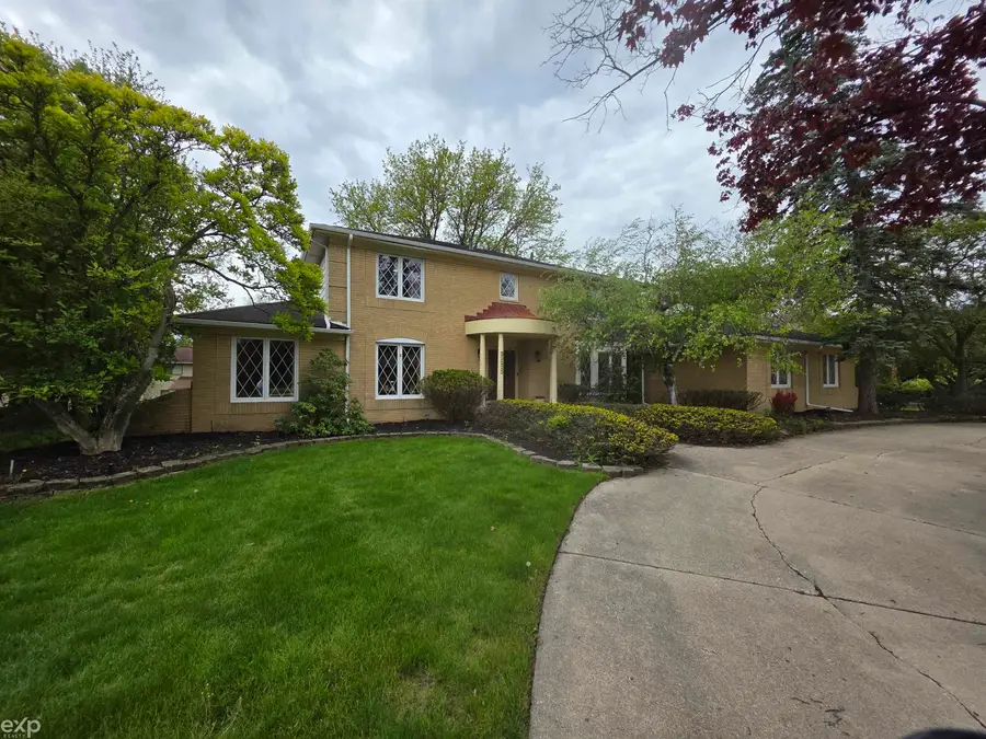 23223 Bellwood DR, Southfield, MI 48034 - #3