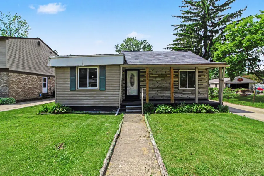 9005 Deering ST, Livonia, MI 48150 - #2