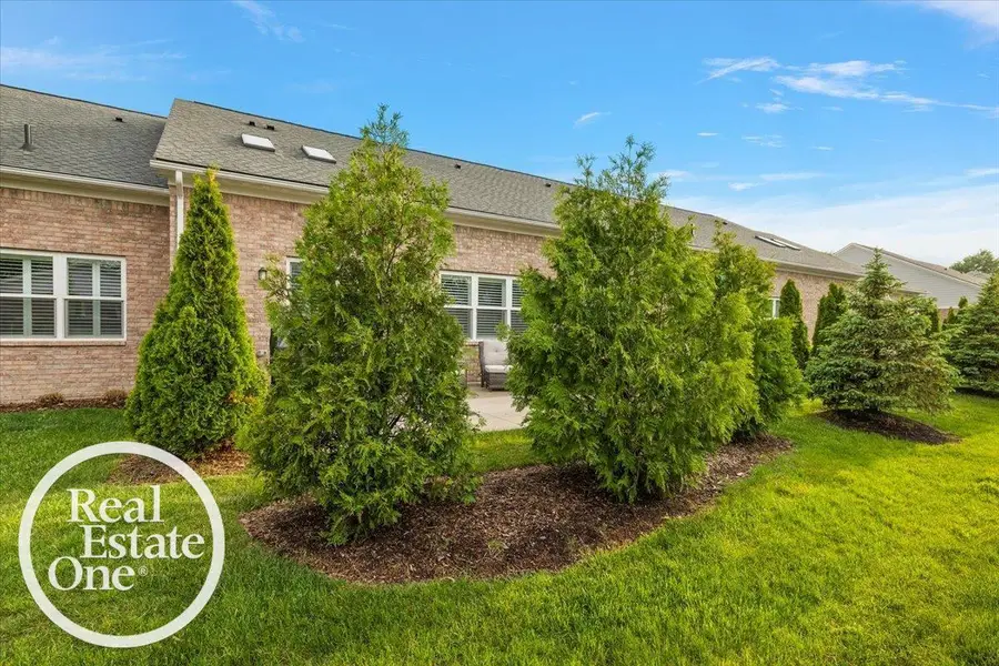 455 Heritage PL, Saint Clair Shores, MI 48080 - #3