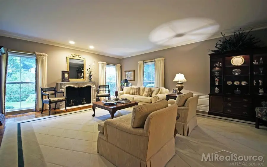 45 Lakecrest, Grosse Pointe Farms, MI 48236 - #2