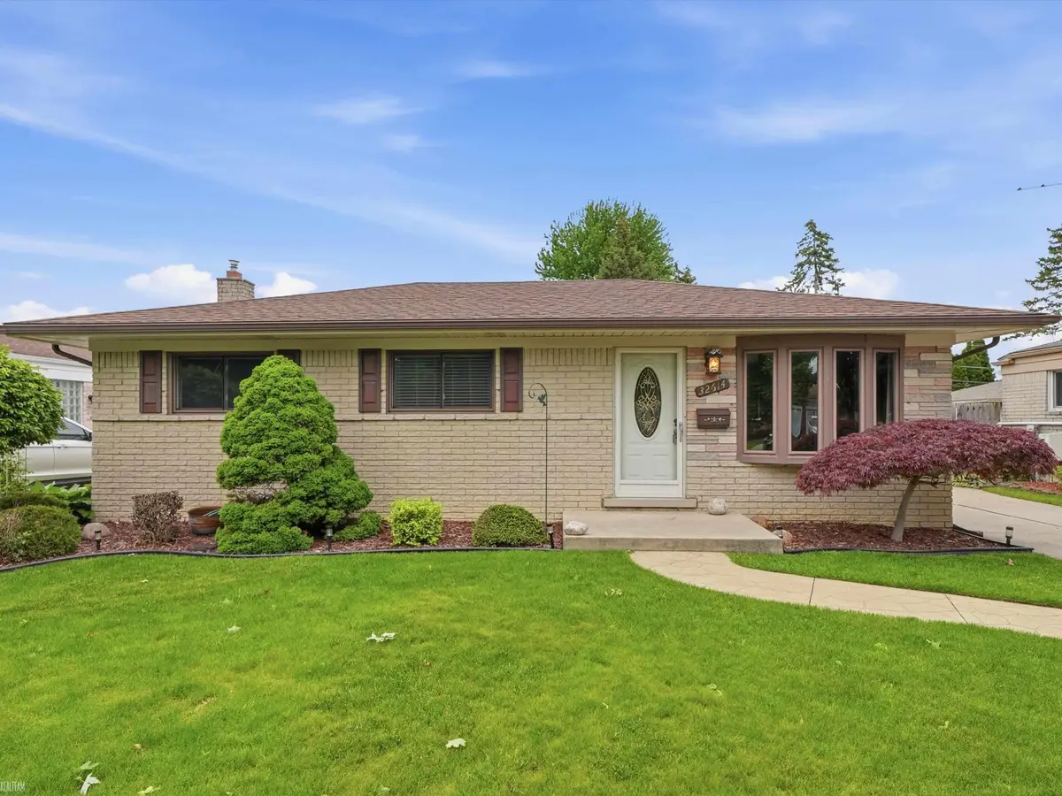 32614 Stricker DR, Warren, MI 48088 - #1