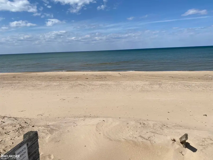5815 Oak Pointe DR, Caseville, MI 48725 - #3
