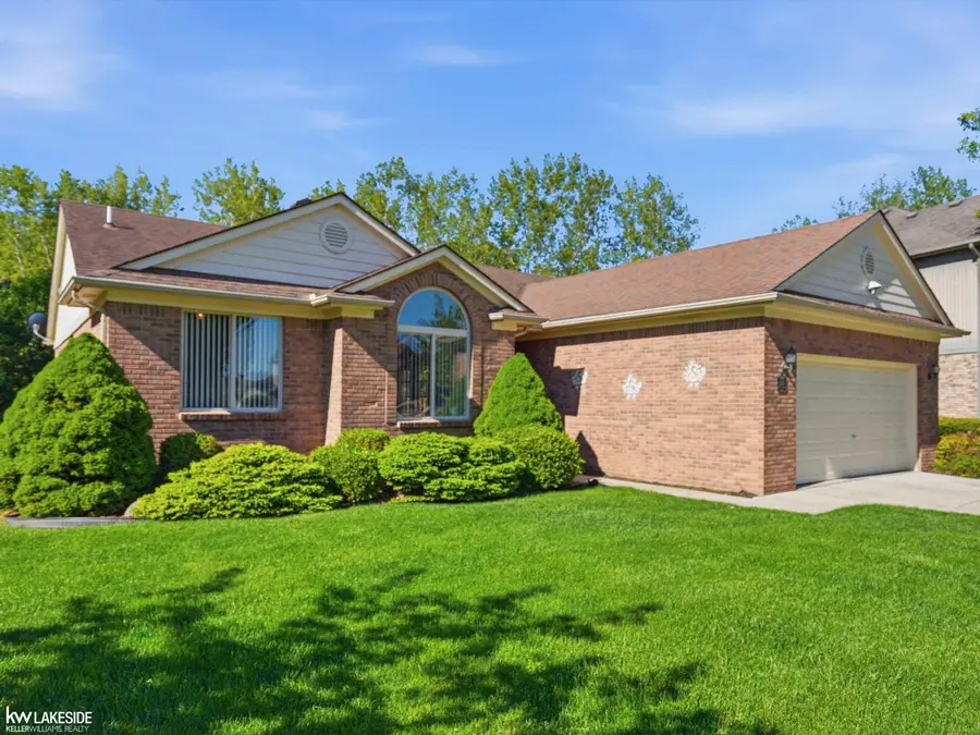 51927 Copper Creek CT, Chesterfield, MI 48047 - #2