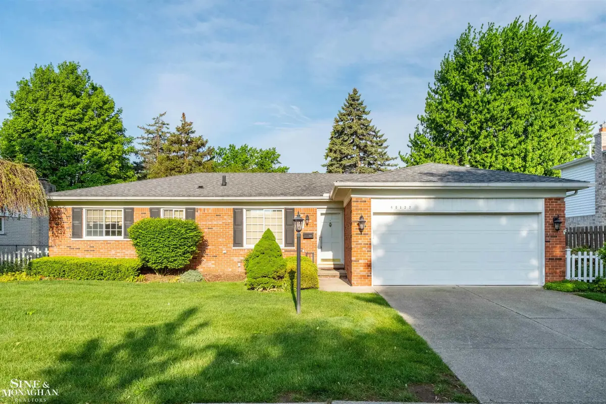 40127 Pallazo DR, Clinton, MI 48038 - #1