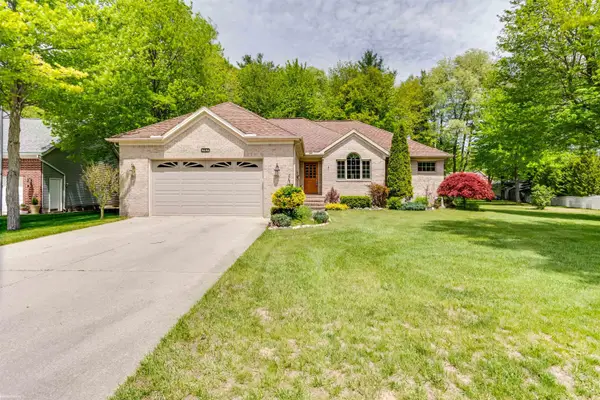 5656 Pine CT, Kimball, MI 48074