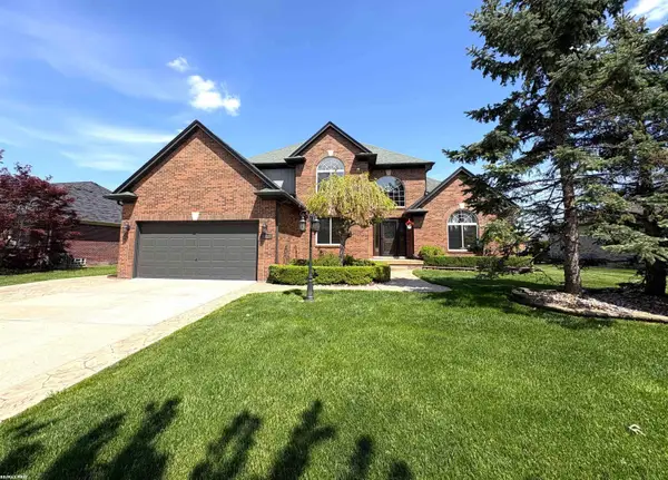 53220 Joann Marie DR, Chesterfield, MI 48047