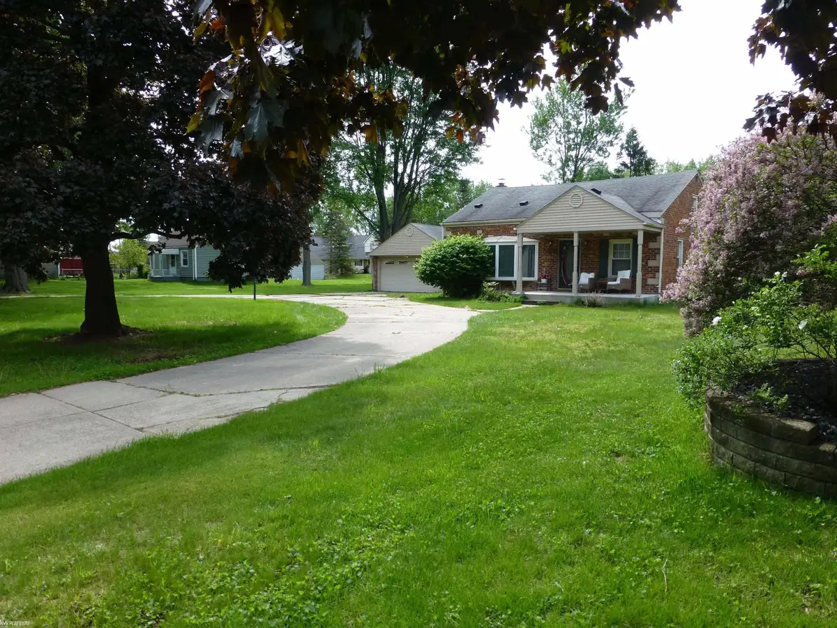 5544 Meadow View ST, Sterling Heights, MI 48310 - #1