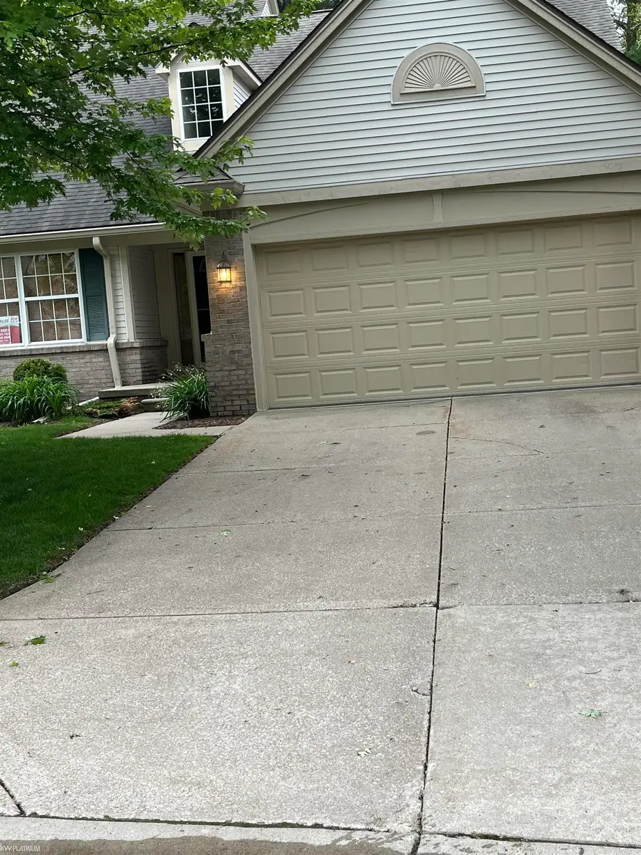 183 Four Seasons RD, Orion, MI 48360 - #3