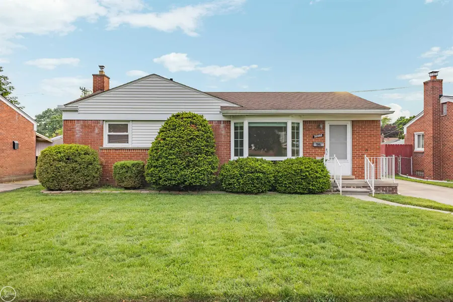 22603 Hill ST, Warren, MI 48091 - #3
