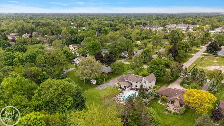 88 Aspinwall DR, Troy, MI 48098 - #3
