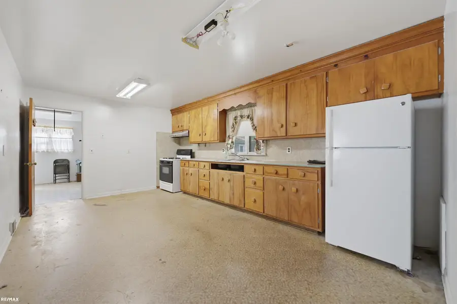 52647 Brentwood DR, Shelby, MI 48316 - #3